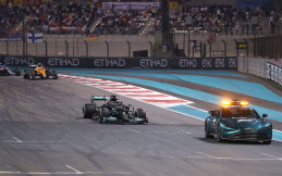 Protes Mercedes-AMG Petronas Ditolak, Max Verstappen Tetap Juara Dunia 2021