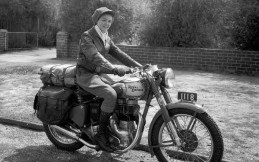 Mengenang Winifred Wells, Lady Bikers 22 Tahun Penjelajah Ribuan Kilometer Meninggal Dunia