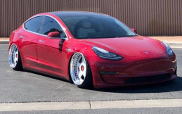 Unik! Tesla Model 3 Ini Dimodifikasi Kekinian