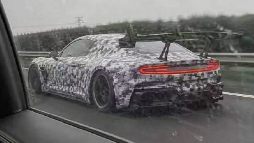 Xiaomi Keciduk Uji Supercar Dua Pintu Pakai Sayap Raksasa, Intip Bocorannya