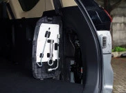 Enggak Semua Tahu, Begini Cara Ganti Ban Serep Mitsubishi Xpander