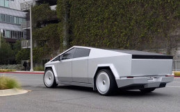 Platinum Motorsport Modifikasi Tesla Cybertruck Milik Kim Kardashian