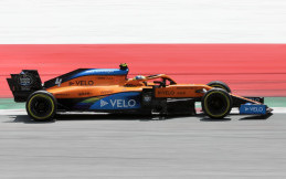 Podium Lando Norris Diuntungkan Berkat Penalti Lewis Hamilton