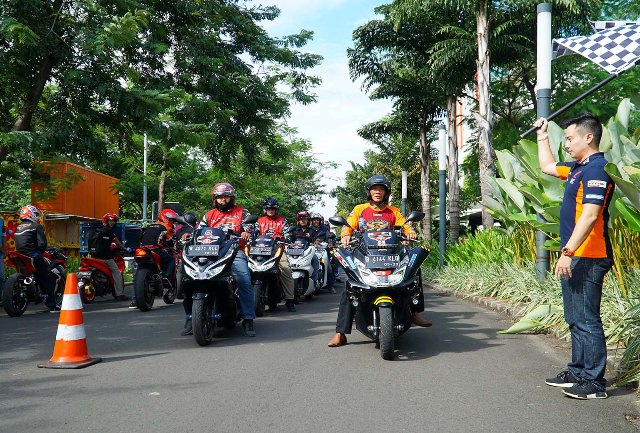 Warga Bekasi Dikejutkan Dengan Hadirnya Motor Premium Honda 
