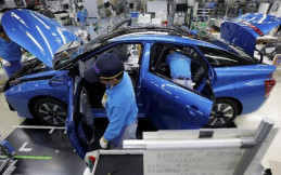 Toyota Siap Produksi Mobil Hybrid di Fasilitas Karawang