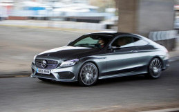 Mobil Balap Berestetika Indah Ada Di Mercedes-AMG C 43 4MATIC Coupé