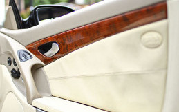 Mau Door Trim Mobilmu Awet? Ini Resepnya