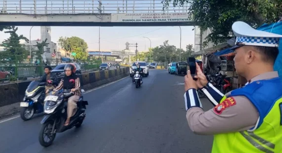 Operasi Serentak Jabodetabek, Ratusan Pelanggaran Lalu Lintas Terekam ETLE Handheld