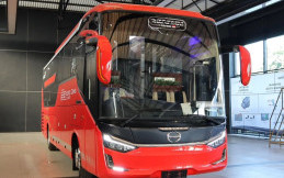 Mewahnya Bus Laksana Suite Combi First Class 