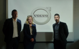 2017 Volvo Trucks Utamakan Keselamatan Pengguna Jalan
