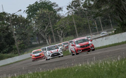 Pembalap Honda Racing Indonesia Pertahankan Puncak Klasemen ISSOM