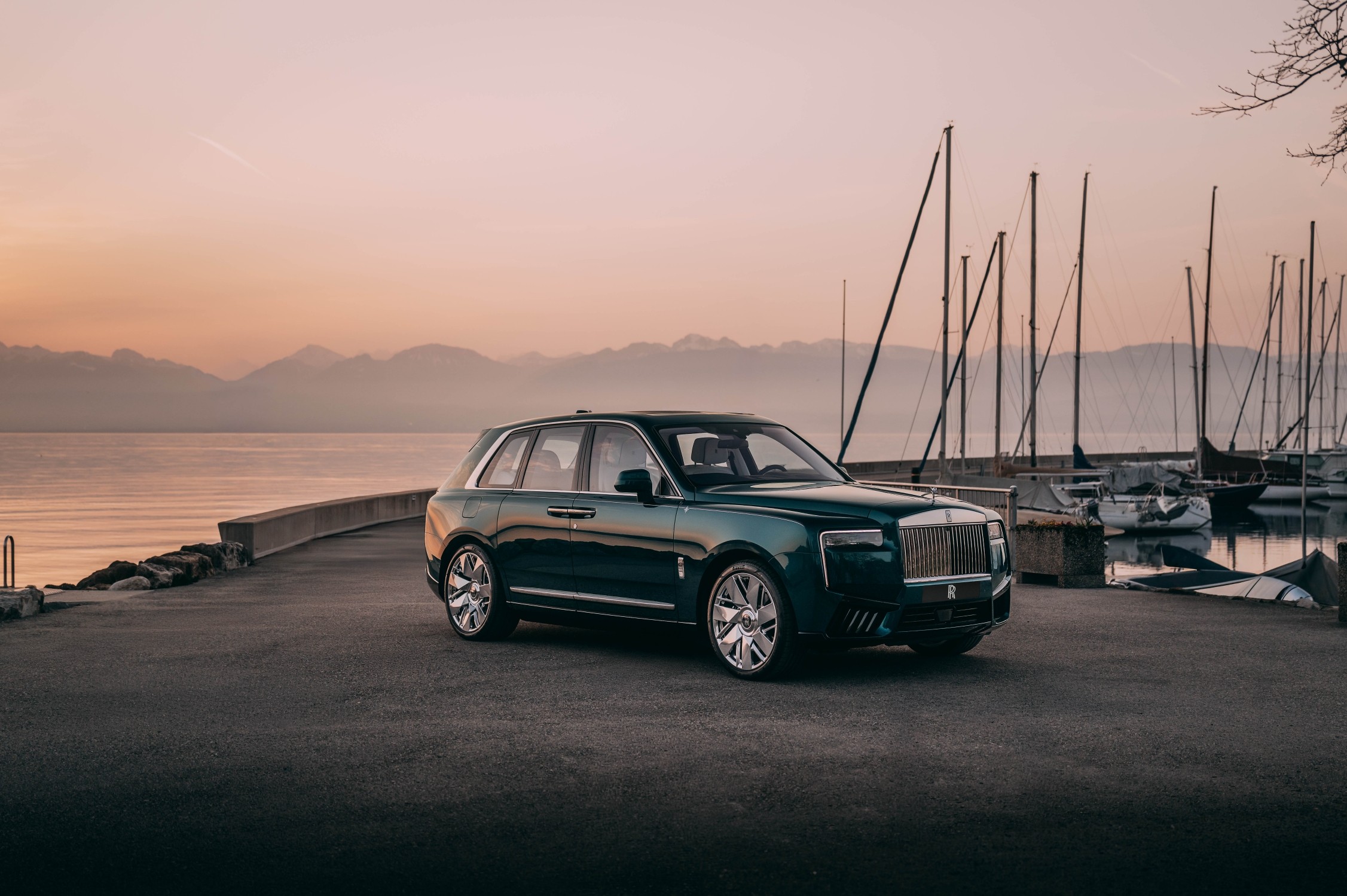 Rolls-Royce Cullinan Yachting, Bertema Laut di Seluruh Dunia