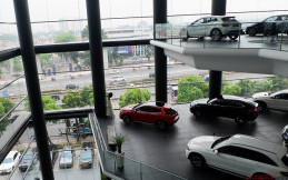 Tidak Hanya Showroom, Diler Nusantara Mercedes-Benz Bisa Jadi Tempat 'Nongkrong'