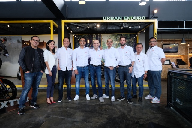 Domenicali Berkunjung ke Ducati Flagship Showroom Terbesar di Dunia