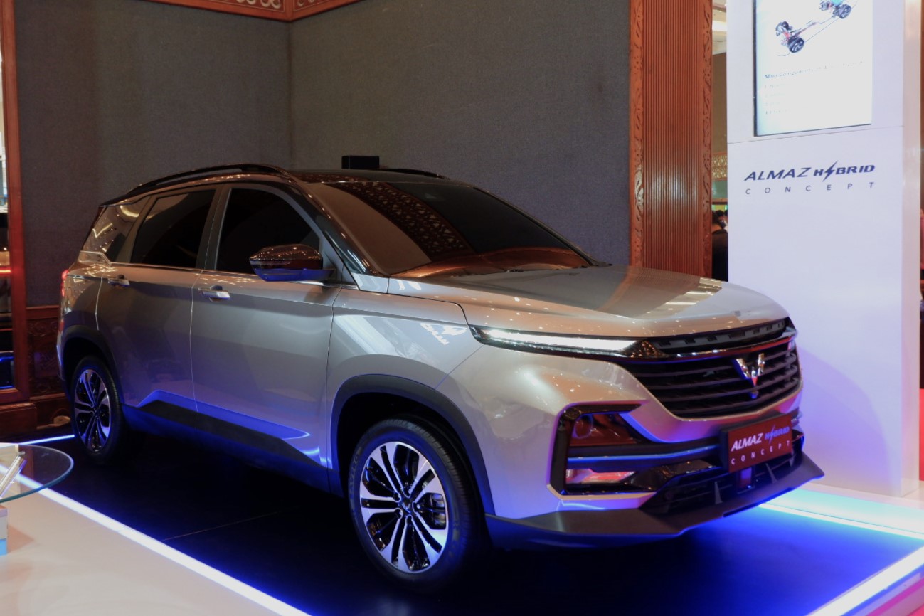 Wuling Almaz Hybrid Concept Tampil Perdana di IEMS 2022