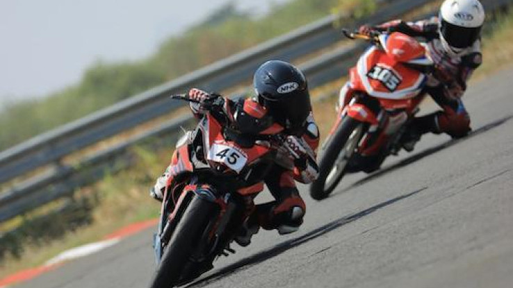 Abimanyu Bawa Jayadi Racing Team Duduki Podium Tertinggi Balap HDC Surabaya 2023