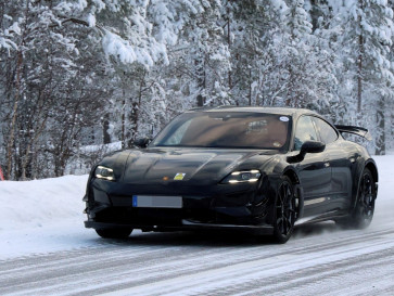 Porsche Taycan Terbaru Muncul, Kejar Target Tembus 7 Menit di Nürburgring