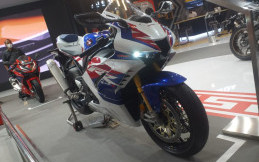 Bedah Teknologi Terbaru Honda CBR 1000RR-R Fireblade SP yang Mejeng di IIMS Hybrid 2022