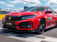 Gunakan Honda Civic Type R, Mantan Pebalap F1 Pecahkan Rekor  