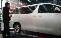 Masuk SPBU Ini, Cuci Mobil Singkat dan Bersih Hanya Rp50 Ribu