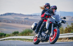 Ducati Multistrada V2 2022, Murah Banyak Fitur