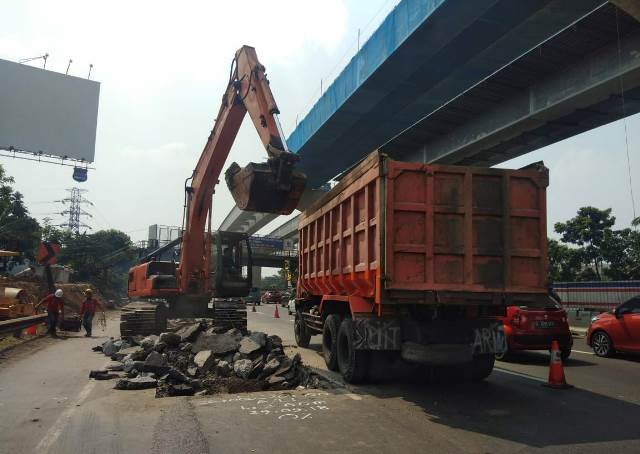 Jalan Tol Jakarta-Cikampek Mulai Perbaikan Pekan Ini
