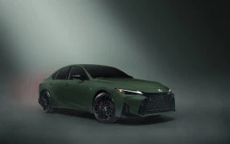 Lexus IS Special Appearance Package, Warna Envious Serba Eksklusif