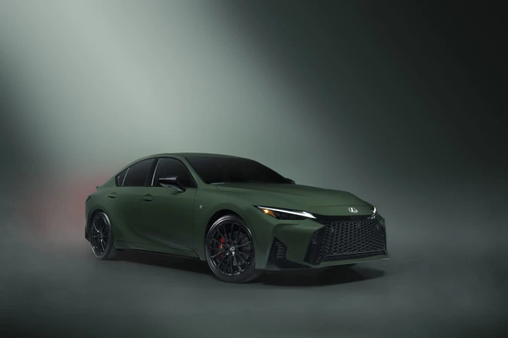 Lexus IS Special Appearance Package, Warna Envious Serba Eksklusif