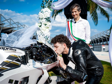 Aprilia Gelar 