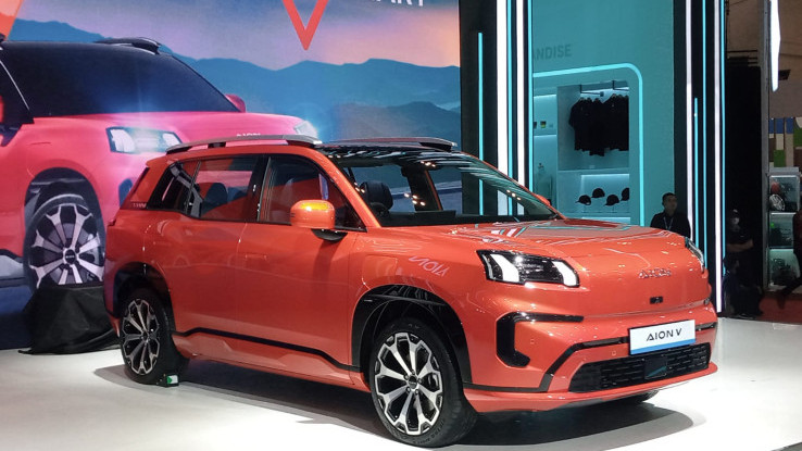 Dibanderol Rp499 Juta, GAC Aion V  Punya Kulkas dan Penghangat dalam Mobil