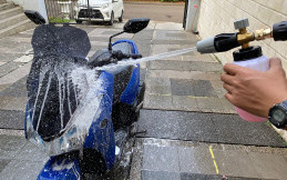 Begini Cara Mencuci Motor di Rumah yang Benar