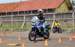 Wartawan dan Bikers Ikuti Pelatihan Safety Riding Bersama JDDC
