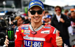 Sering Dihujat Fans Rossi, Ini Komentar Lorenzo