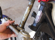 Penyebab dan Cara Mengatasi Stang Motor Bergetar