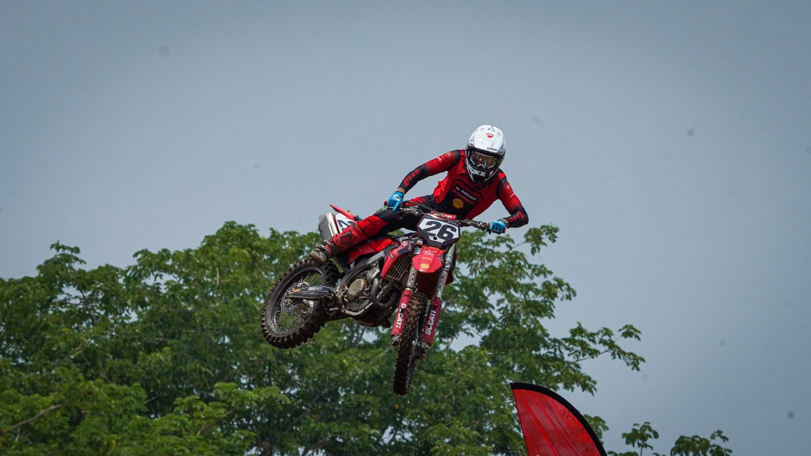 Duet Diva Ismayana dan M Zidane Harum di Balap Motocross Thailand