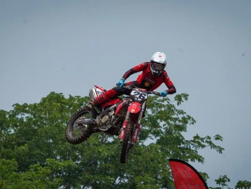 Duet Diva Ismayana dan M Zidane Harum di Balap Motocross Thailand