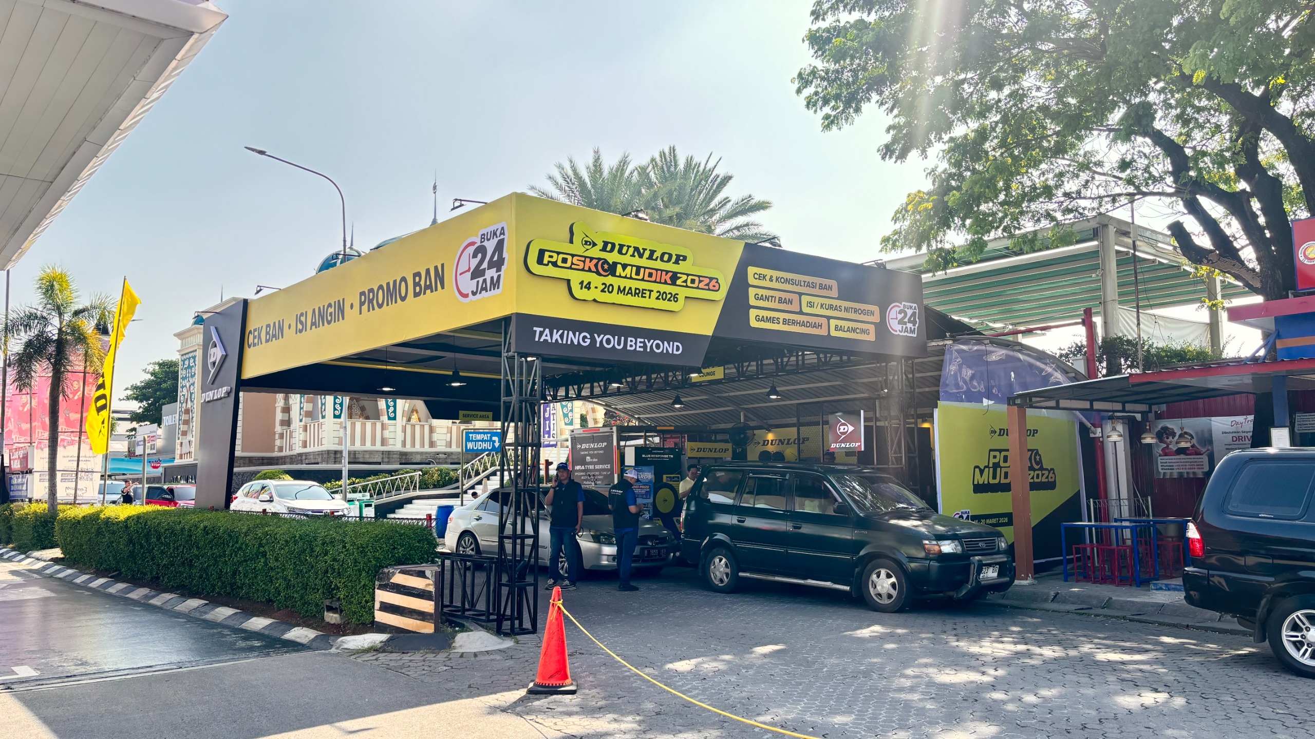 Posko Lebaran Dunlop 2026, Siapkan Fasilitas Masalah Ban Ketika Mudik