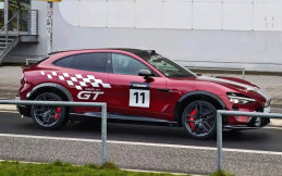 Tampil Agresif dengan Aero Kit Baru, Intip Spesifikasi Buas Xiaomi YU7 GT