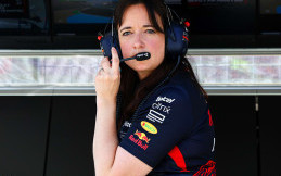 Hannah Schmitz, Juru Strategi Cantik Red Bull Racing Kunci Sukses di Hungaroring