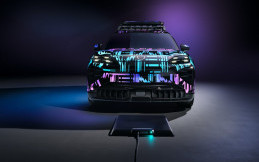 Porsche Wireless Charging untuk Pengisian Daya Mobil Listrik Tanpa Kabel