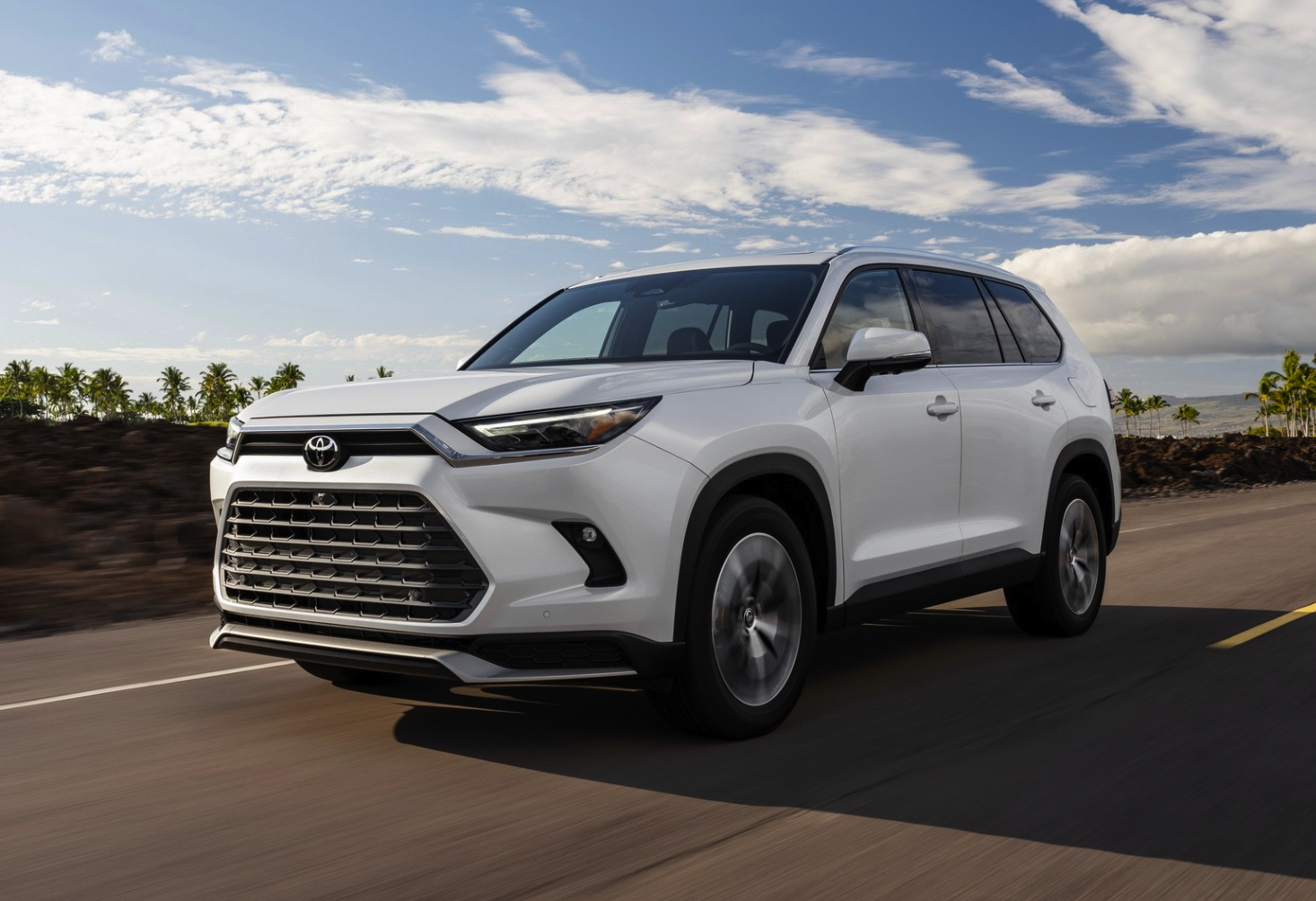 Toyota Grand Highlander Hybrid Woodland Edition, KabarOto