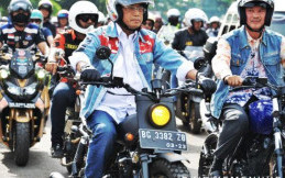 Naik Motor Kustom, Menhub Kampanyekan Safety Riding Bareng Komunitas di Palembang