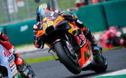 Pebalap KTM Brad Binder Cetak Rekor Kecepatan MotoGP!