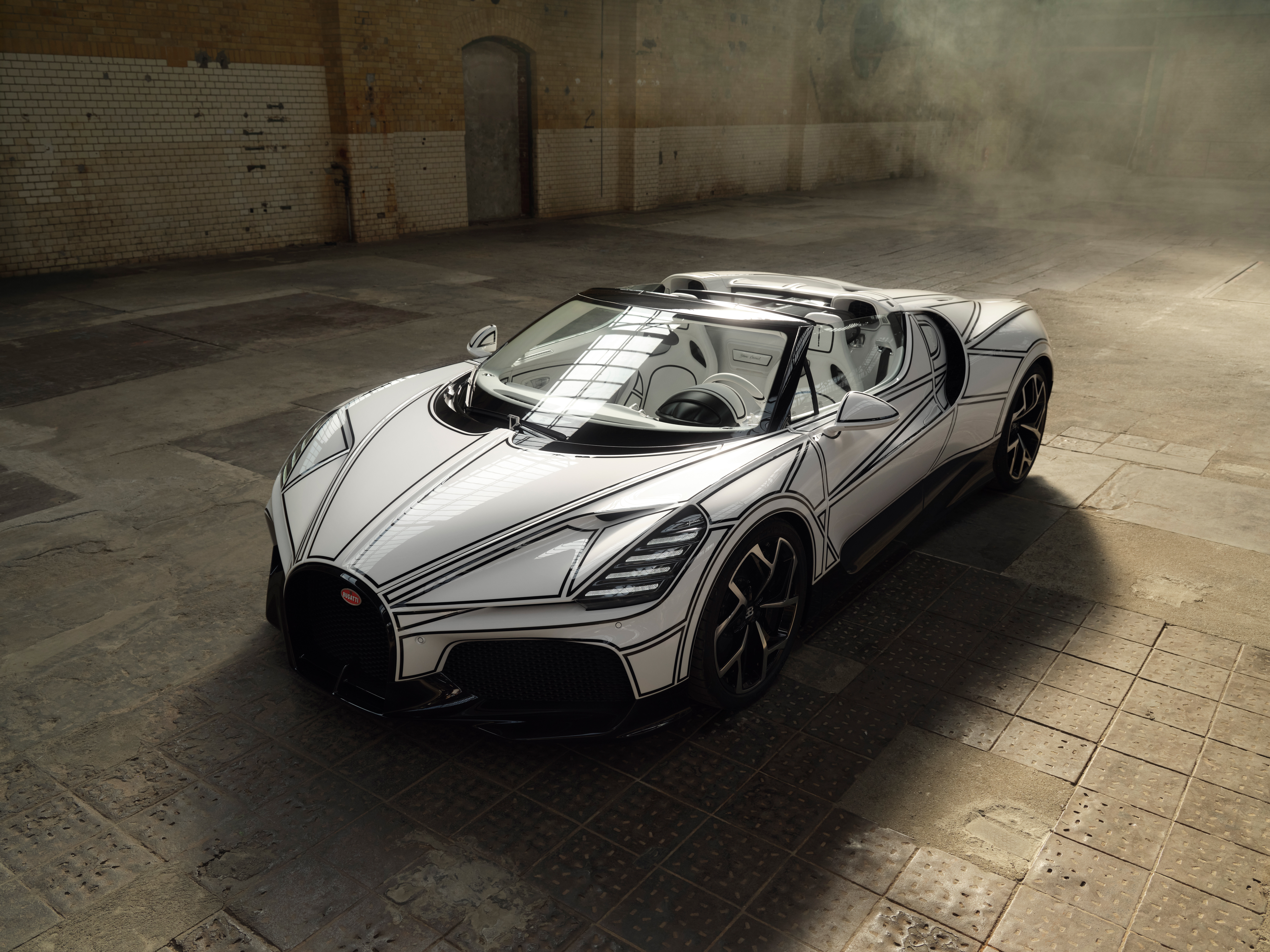 Bugatti Luncurkan W16 Mistral Blanc Eternel dengan Material Porselen Asli