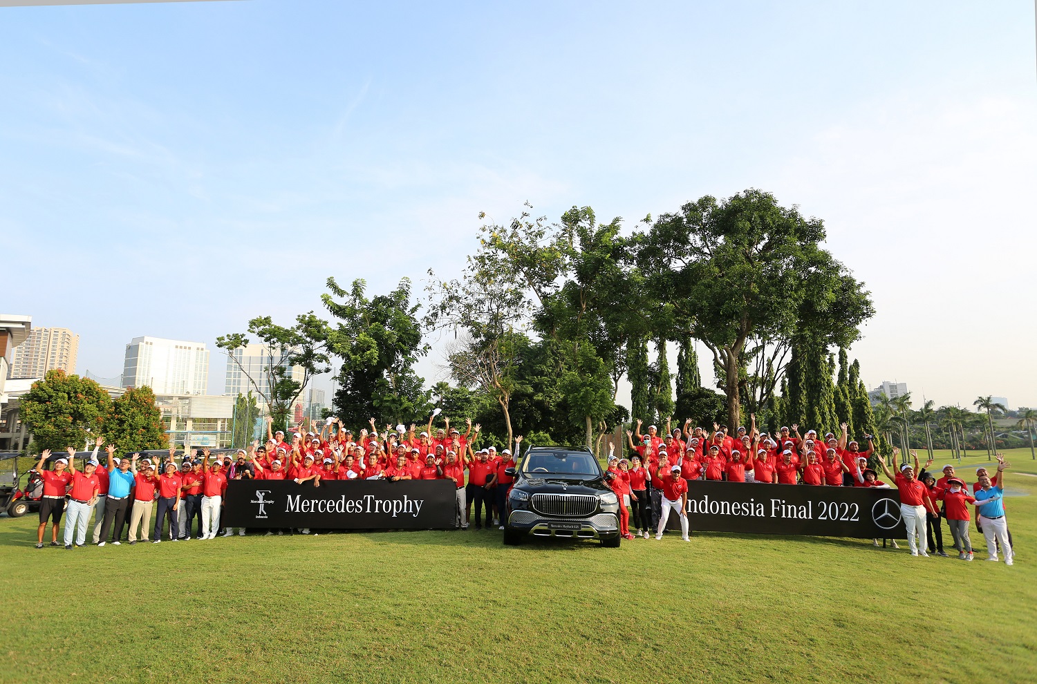 Pemenang 4 Mobil Mercedes-Benz di Turnamen Golf Jakarta