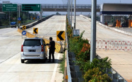 Mobil Mogok di Jalan Tol, Lakukan 5 Langkah Ini