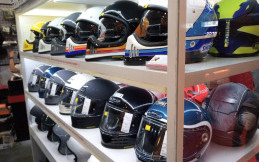 Bikers Pecinta Helm, Begini Cara Merawat yang Benar