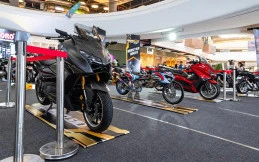 Begini Jadinya Kalau Yamaha Xmax dan TMax Modifikasi Rp700 Juta