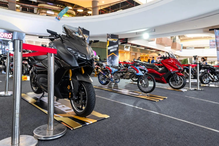 Begini Jadinya Kalau Yamaha Xmax dan TMax Modifikasi Rp700 Juta