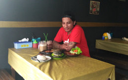 Dapur Steak dan Penyet, Tempat Makan dan Nongkrong Asik di Parung